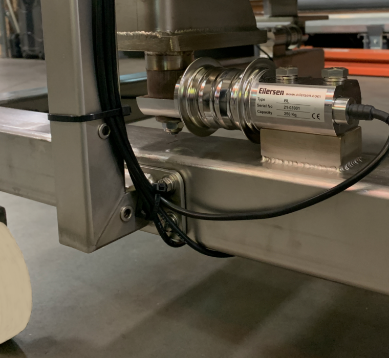 Eilersen load cell mounted on cart