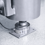 Tank leg with compression load cell